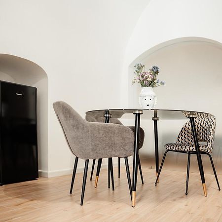 Aparthotel Camere Del Capitolo Бишелие Екстериор снимка