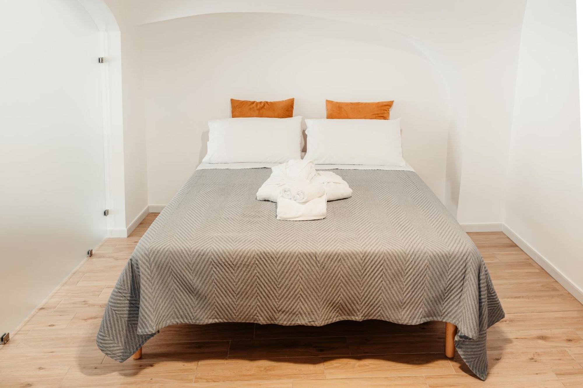 Aparthotel Camere Del Capitolo Бишелие Екстериор снимка